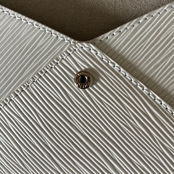 Louis Vuitton Kirigami Medium Pouchette - Picture 12 of 15